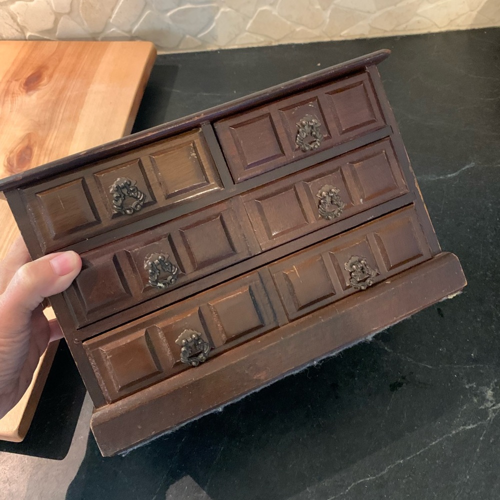PRICE IMPORT  | Vintage Wooden Made in Japan Musical Jewelry Box